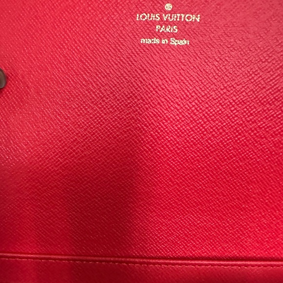 Tracking number - Picture 3 of 16